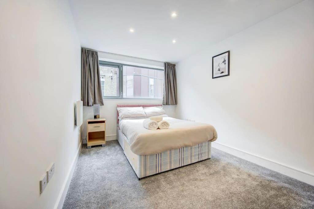 Prime Location In Tower Bridge, 2 Bedroom Appartamento Londra