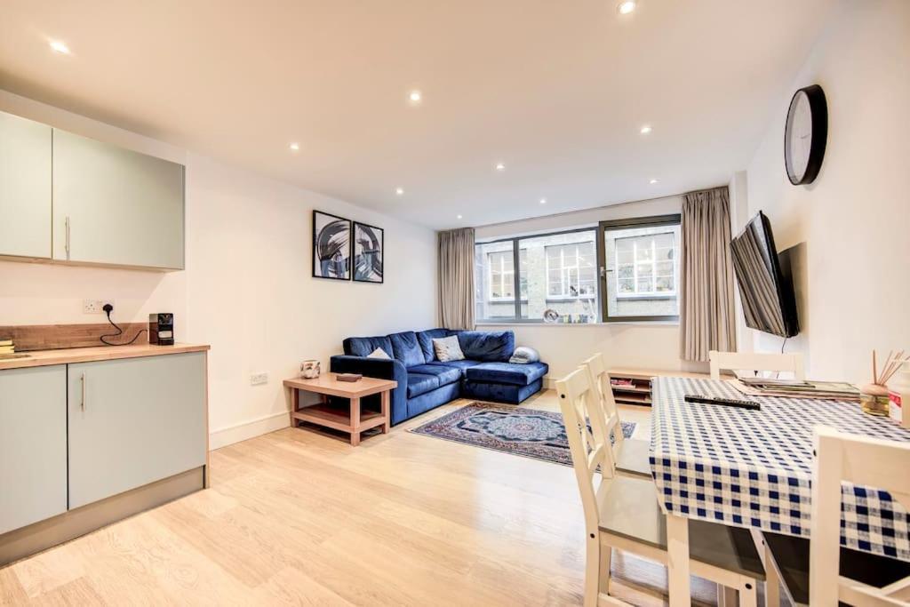 Prime Location In Tower Bridge, 2 Bedroom * Londra
