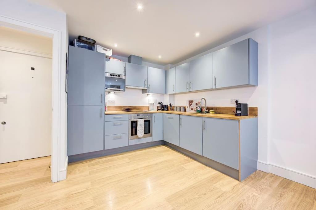Prime Location In Tower Bridge, 2 Bedroom Appartamento Londra